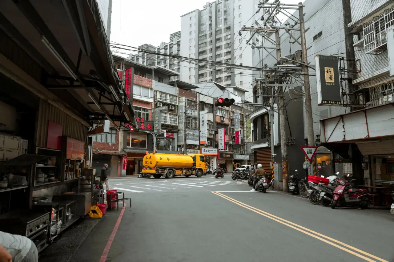 装饰板与生态板在室内装修工程中的搭配应用方案